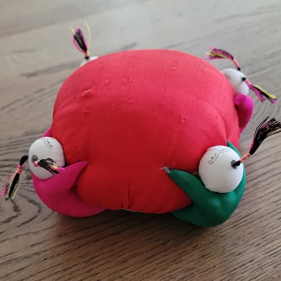 Vintage Oriental Silk Brocade Pin Cushion with Dolls - Picture 7 of 9